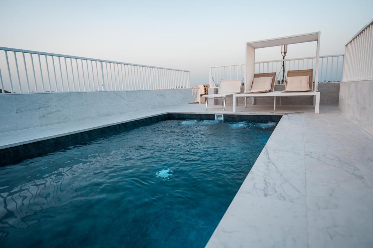 Anici Crt Penthouse 4 - With Private Rooftop Pool Victoria Exteriör bild