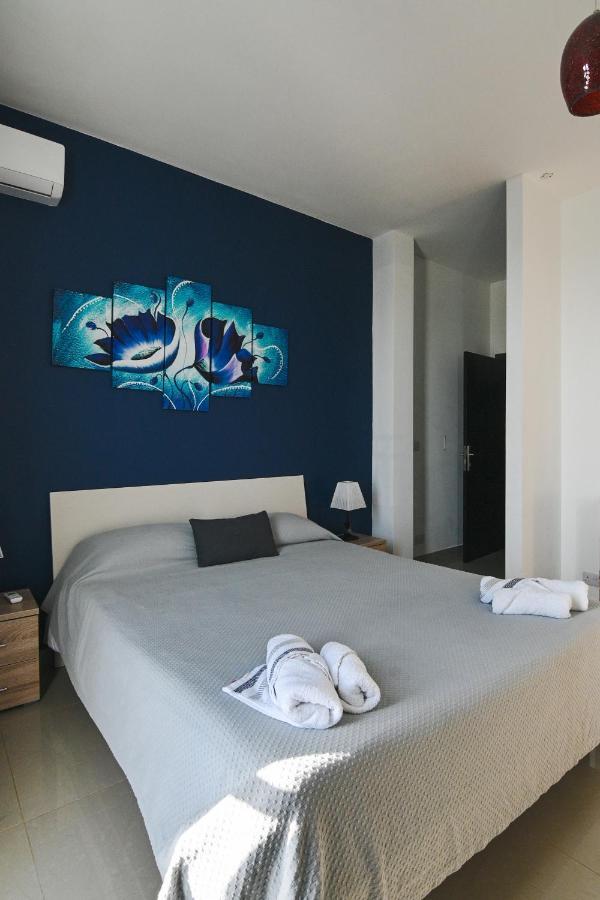 Anici Crt Penthouse 4 - With Private Rooftop Pool Victoria Exteriör bild